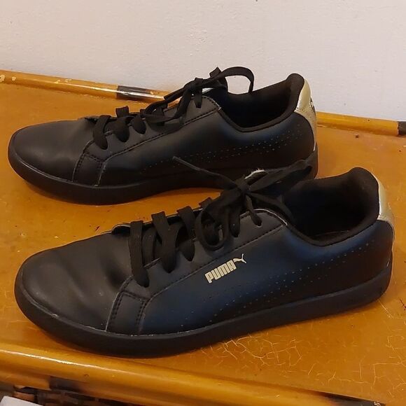 Women BLACK Puma Sneakers Size 7.5 - Picture 2 of 5